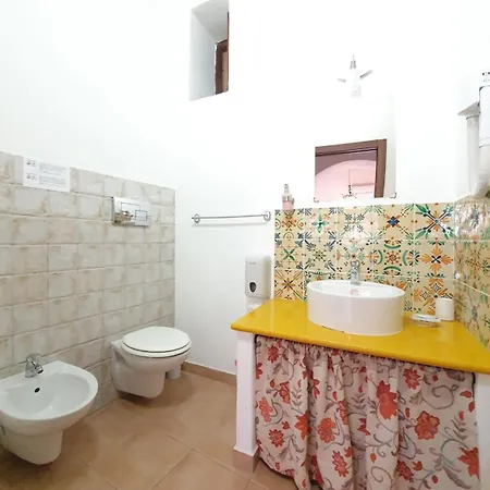 La Goletta Di Salina Bed & Breakfast