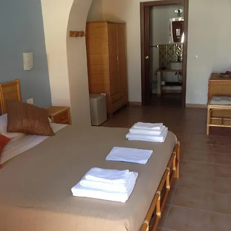 La Goletta Di Salina Bed & Breakfast *